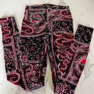 K-Deer full length leggings, size small